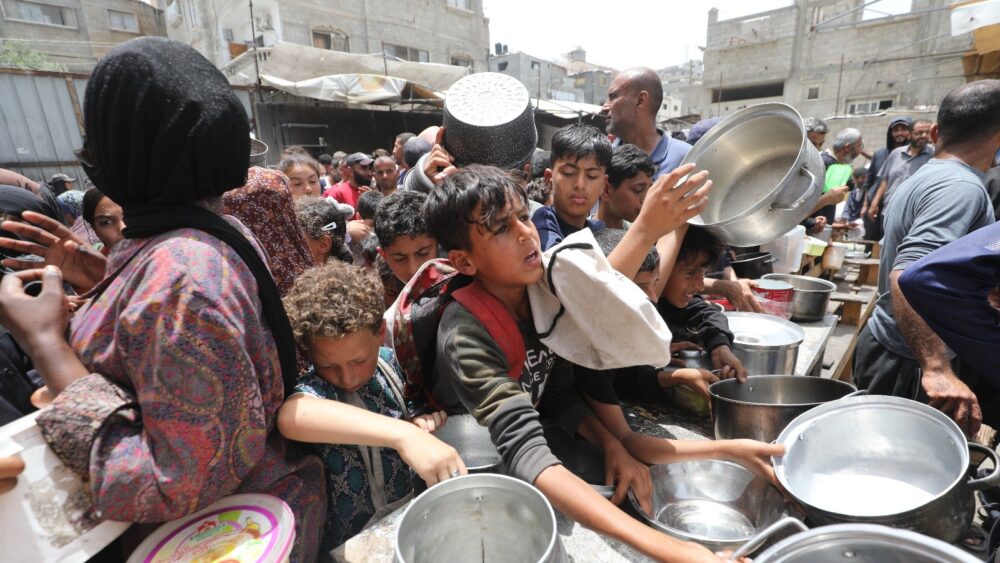 "الأونروا": تصاعد في حالات سوء التغذية بغزة وسط نقص حاد في الإمدادات الطبية