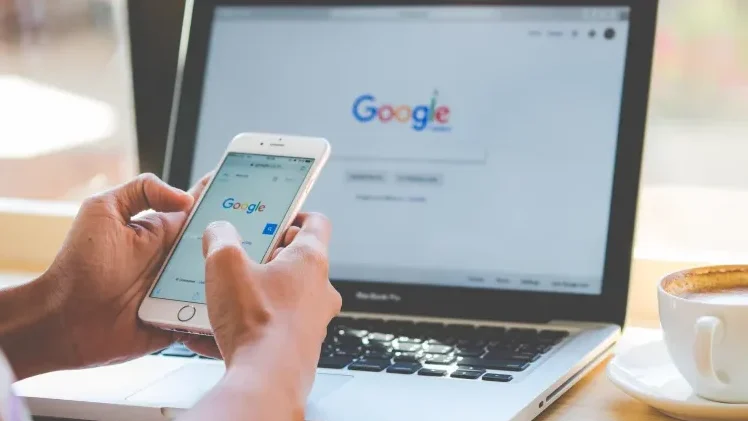 دراسة: المستخدمون يتجنبون روابط غوغل عندما تقترن بالذكاء الاصطناعي