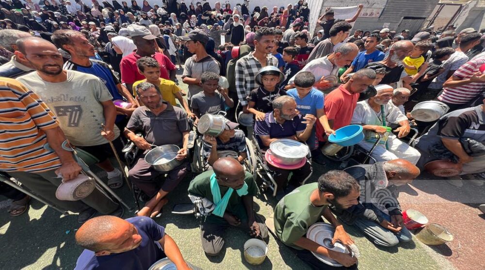 132 شهيدًا في قطاع غزة منذ فجر اليوم بينهم 94 في "مصائد الموت" غرب القطاع