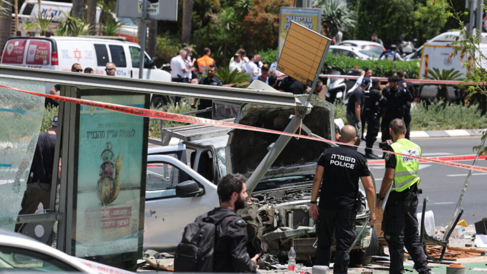 جثث تمشي على قدميها في شوارع تل أبيب