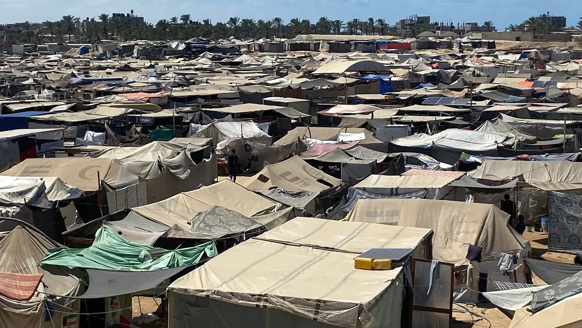 غزة بين لهيب آب ونيران الحرب