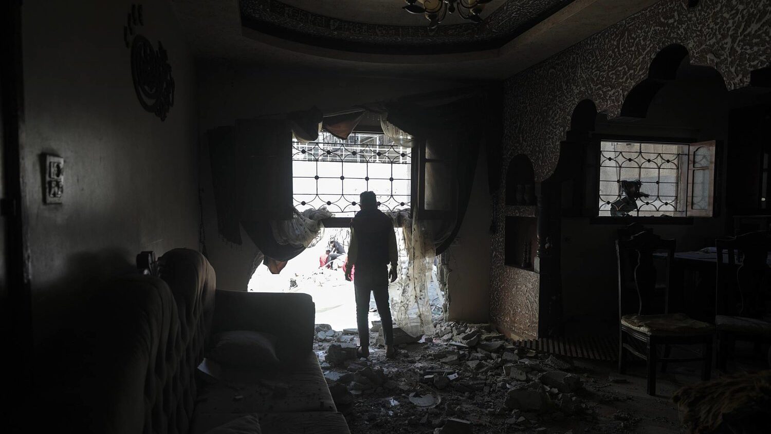 رئيس المنظمات الأهلية الفلسطينية أمجد الشوا: فيروسات مجهولة تنذر بكارثة إنسانية بقطاع غزة