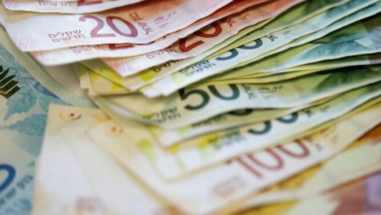 "هل تنقذ الصناعة ما تبقّى من الاقتصاد الفلسطيني؟"