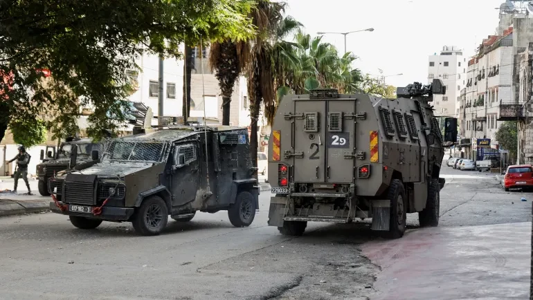 قوات الاحتلال تقتحم مخيم بلاطة وتداهم عددًا من المنازل