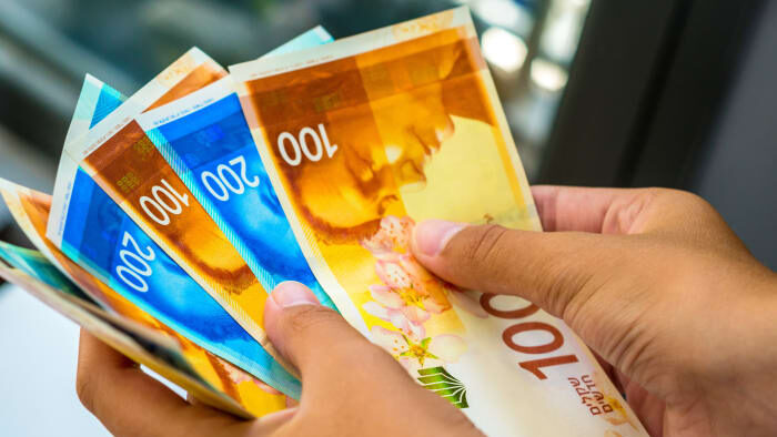 ماذا يعني تثبيت مستحقات الموظفين على قسائم الرواتب؟