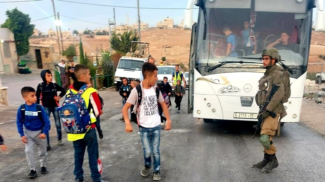 الاحتلال يقتحم 6 مدارس في الخليل ويحتجز معلمين