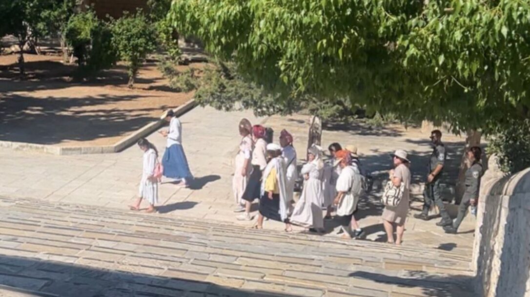 اقتحامات للمستوطنين في باحات الأقصى مناسبة ما يسمى "رأس الشهر العبري"