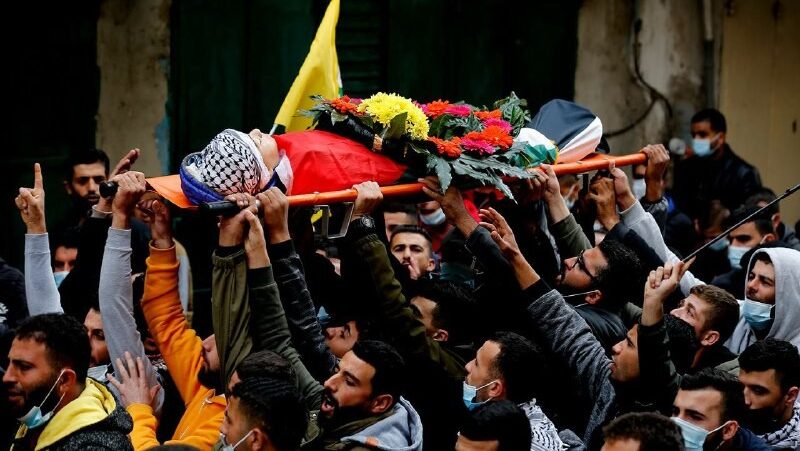 المئات يشيعون جثمان الشهيد أبو عليا في المغير