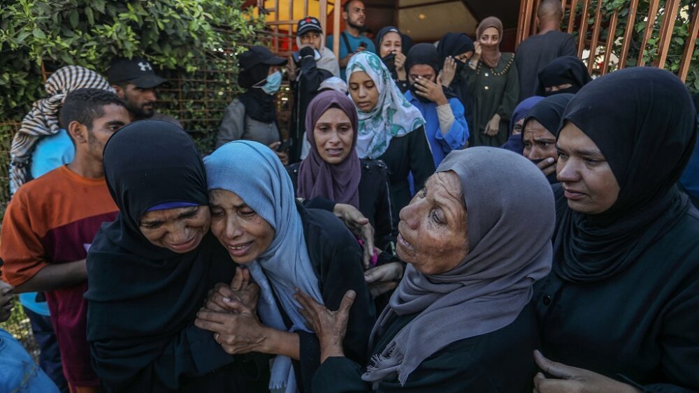 عائلة "ارحيم" تمحى من السجل المدني جراء قصف الاحتلال الاسرائيلي لحي الزيتون في قطاع غزة