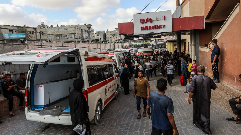 19 شهيداً إثر قصف الاحتلال خيام النازحين في خان يونس ومنزلاً في المغازي