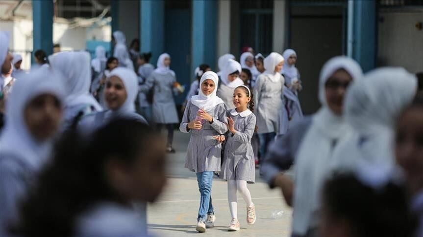 عدوان الاحتلال وحصاره المالي يلقيان بظلالهما على الاستعدادات لبدء العام الدراسي الجديد