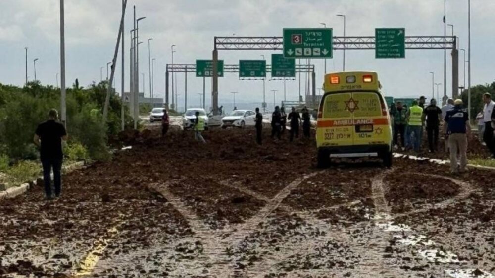 الحوثيون يطلقون صاروخاً يستهدف مطار اللد "بن غوريون" في الأراضي المحتلة