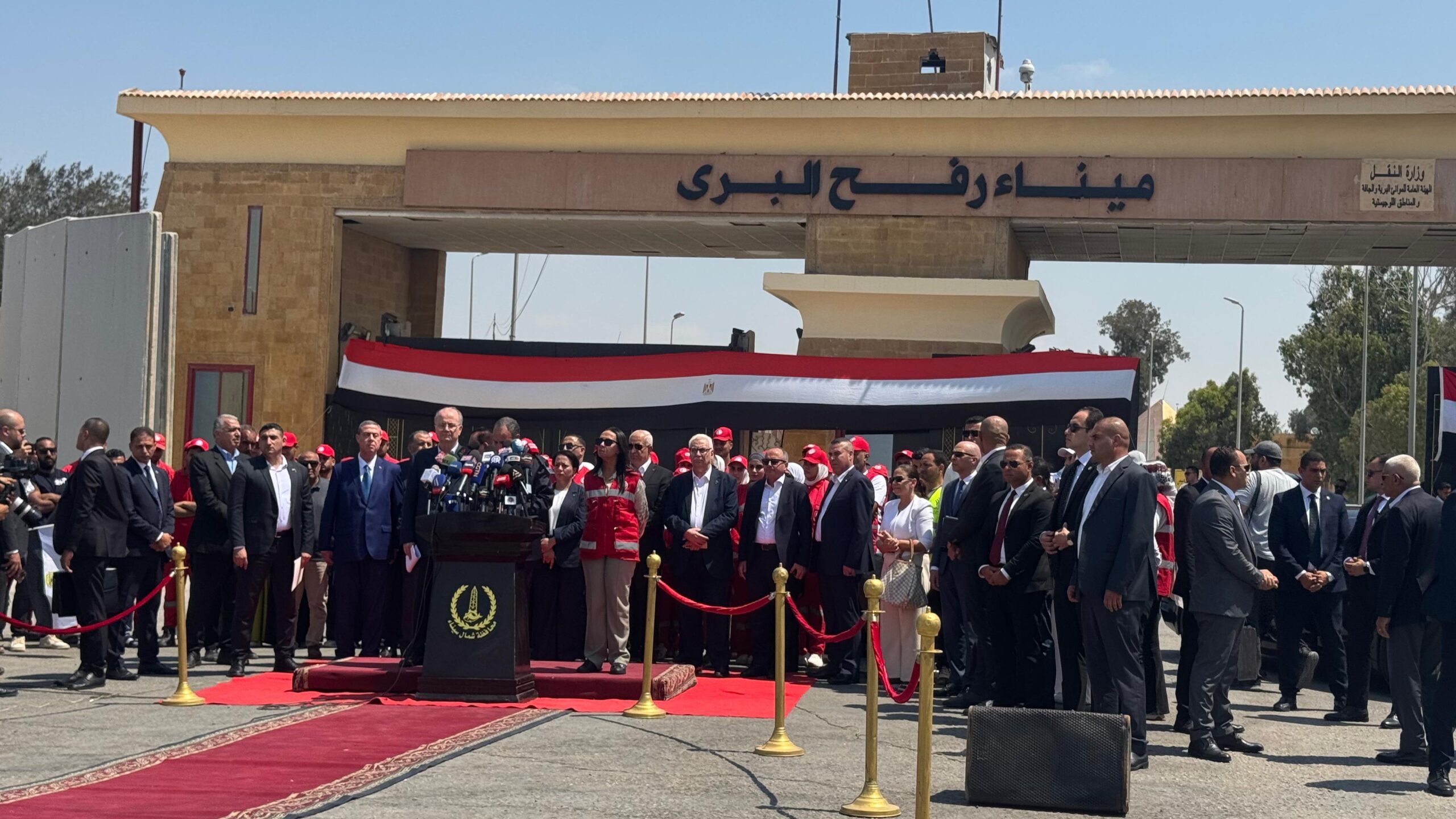 من معبر رفح.. مصطفى: جاهزون لإدارة شؤون غزة وإعادة الإعمار