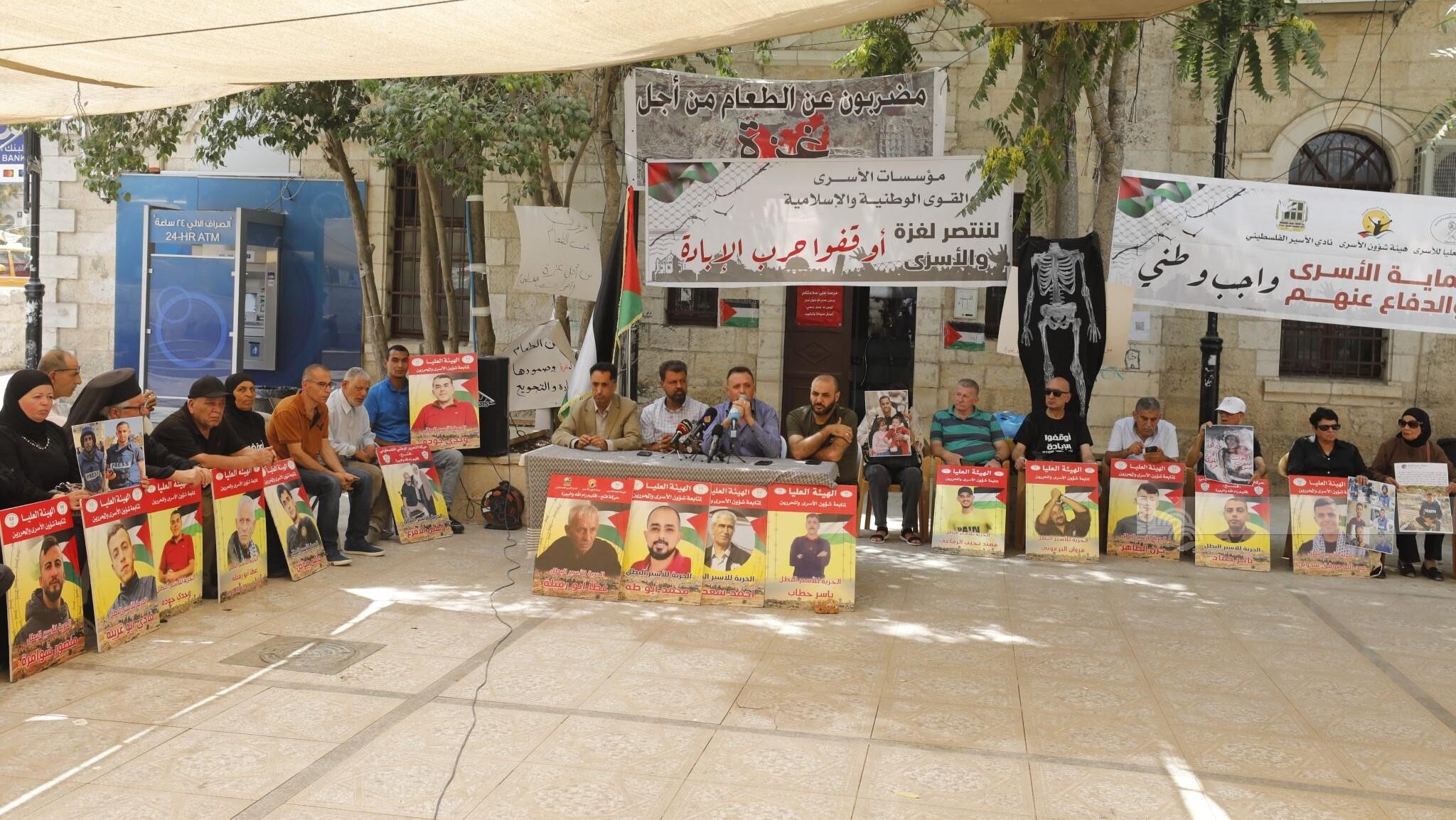 وقفة في نابلس تنديدا باستمرار عدوان الاحتلال على غزة وإسنادا للأسرى