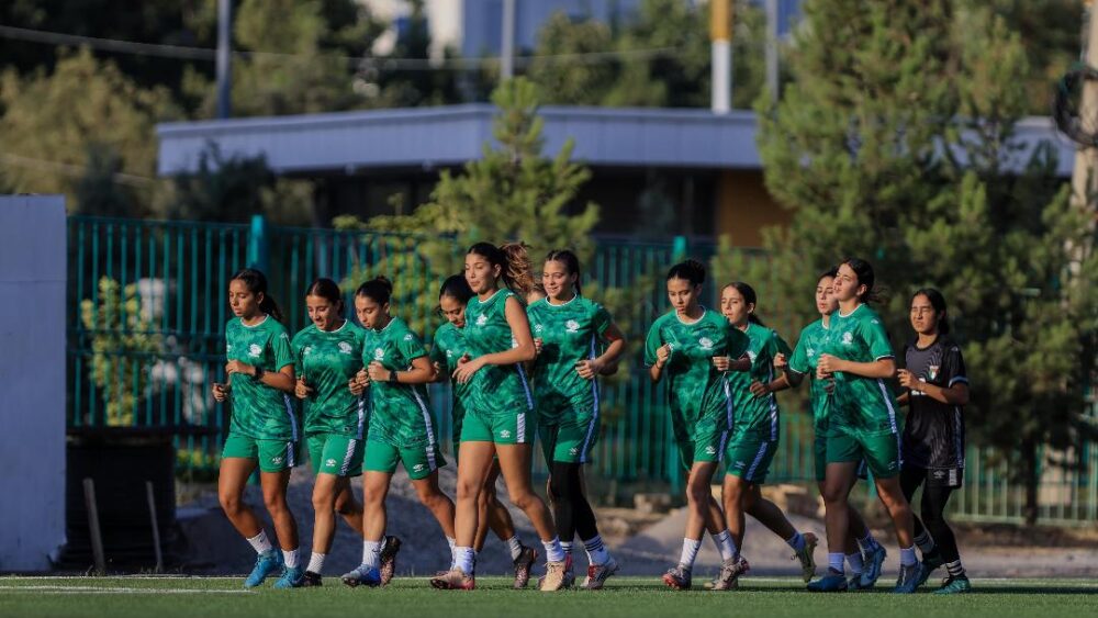 منتخب الشابات يصل طاجيكستان استعدادًا لتصفيات كأس آسيا تحت 20 عامًا