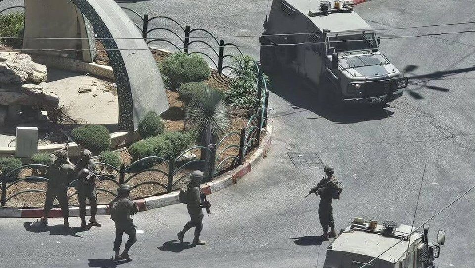 إصابات بالاختناق خلال قمع الاحتلال فعالية في مدينة الخليل