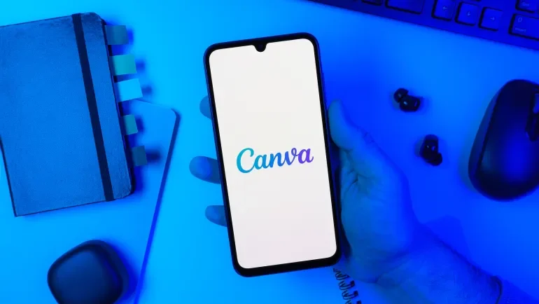 كيف غيرت "كانفا" وجه التصميم بمساعدة الذكاء الاصطناعي؟