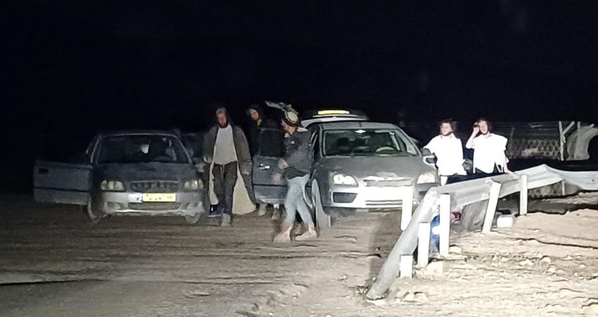 مستوطنون يجبرون عائلتين على الرحيل من تجمع شلال العوجا شمال مدينة أريحا