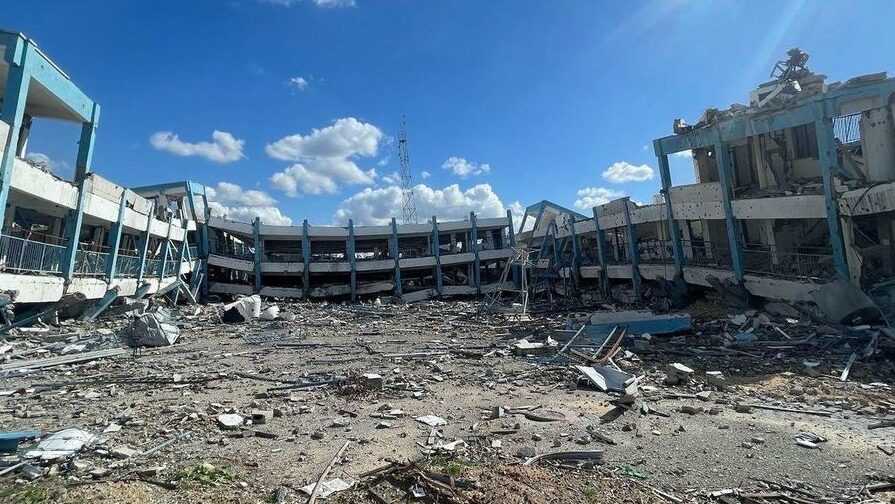 لازاريني: إسرائيل قصفت 10 مبانٍ للأونروا بمدينة غزة بينها 7 مدارس خلال أيام