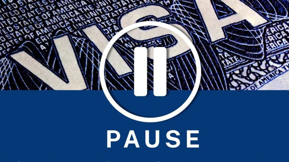 إدارة ترامب تعلّق معظم تأشيرات الزيارة لحاملي الجوازات الفلسطينية