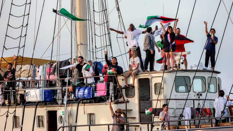 أسطول الصمود يقترب من اليونان و6 أيام للوصول إلى غزة