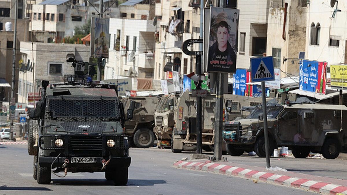 الاحتلال يعتقل شابًا من مخيم العين غرب نابلس