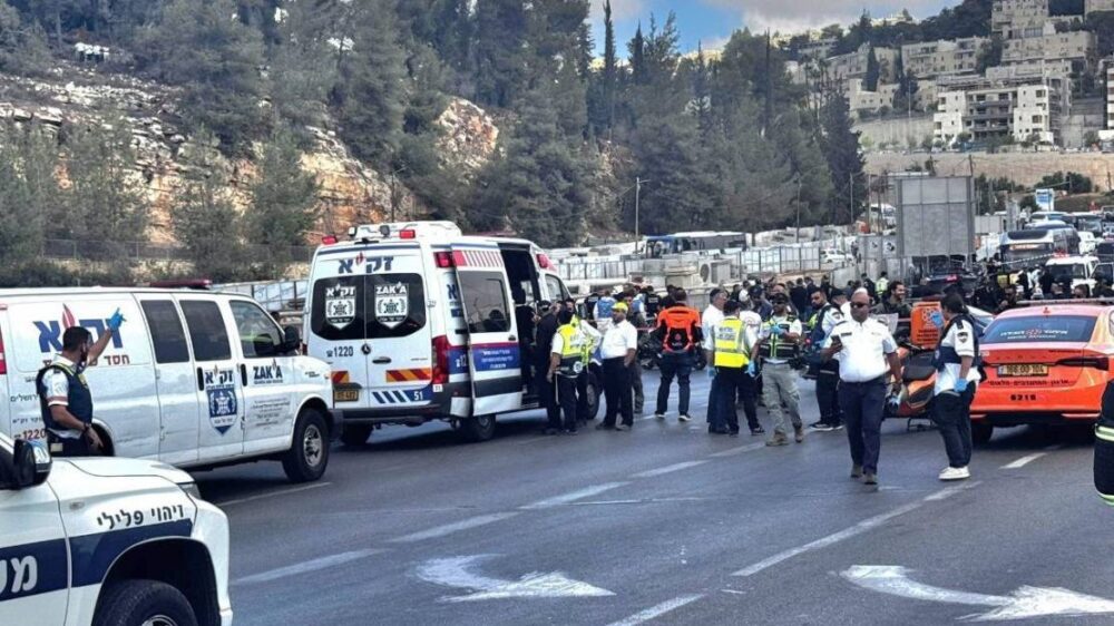 صحيفة عبرية: حكومة الاحتلال تؤجج الأوضاع في الضفة وتمهّد لانفجار قريب