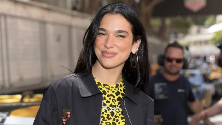 نجمة البوب البريطانية دوا ليبا تطرد وكيل أعمالها بسبب دعمه الاحتلال الاسرائيلي