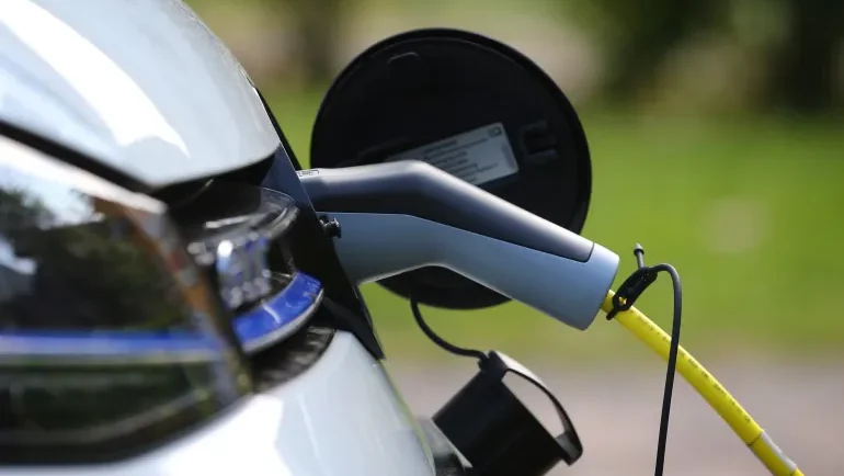 السيارات العادية والكهربائية.. أيها أفضل من حيث التكاليف؟السيارات العادية والكهربائية.. أيها أفضل من حيث التكاليف؟