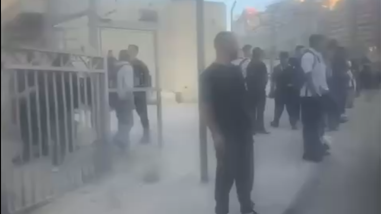 الاحتلال يعرقل تنقل طلاب المدارس ويحتجز العشرات في مخيم شعفاط