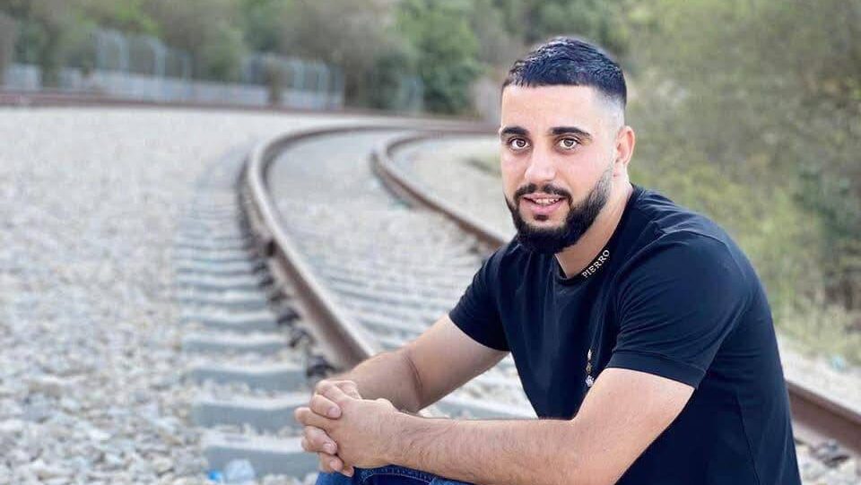 شهيد وثلاثة إصابات جراء اعتداء مستوطن مسلح على قرية دير جرير شرق رام اللهشهيد وثلاثة إصابات جراء اعتداء مستوطن مسلح على قرية دير جرير شرق رام الله