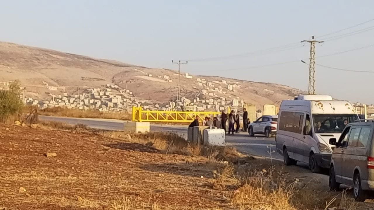 الاحتلال يغلق حاجز بيت فوريك العسكري شرق نابلس