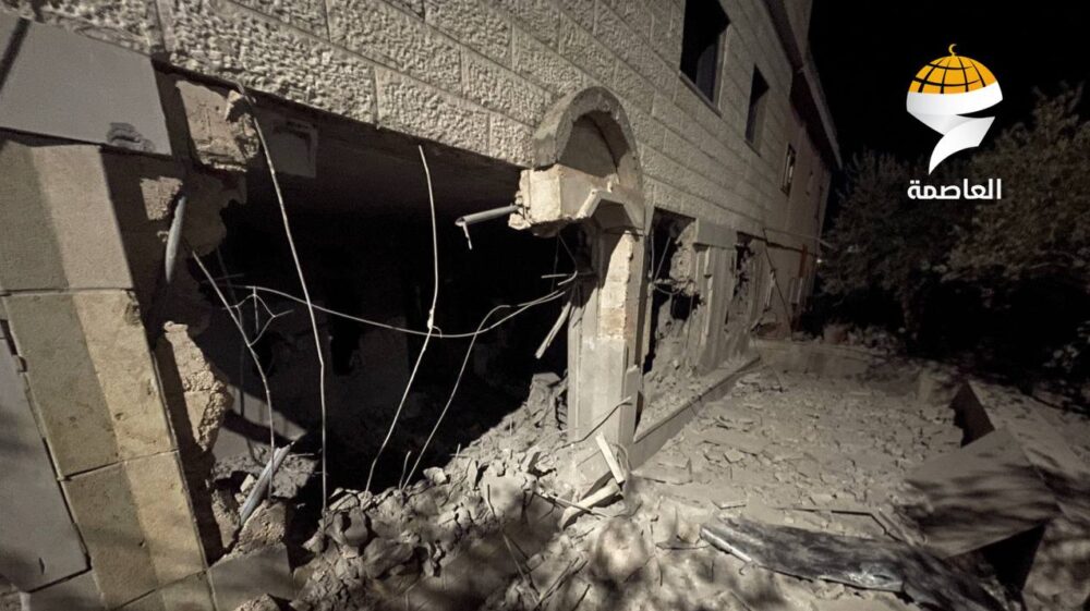 الاحتلال يفجر منزل الشهيد محمد طه في بلدة قطنة