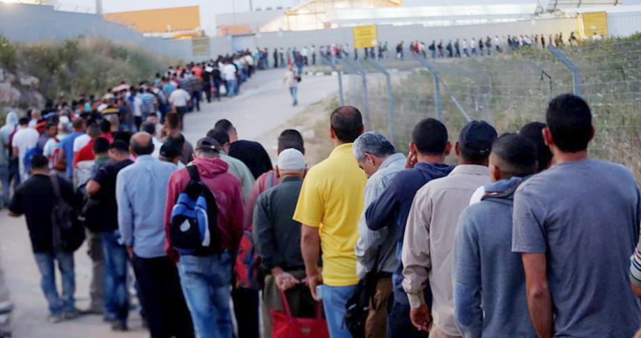 ناشط نقابي: لا مؤشرات على عودة قريبة للعمال الفلسطينيين إلى أراضي 48