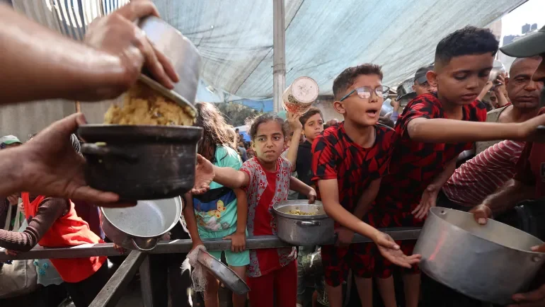 مساعدات غزة ما زالت غير كافية و"أطباء بلا حدود" تدين تسييسها