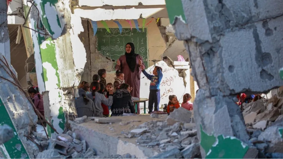 يونيسف تحذر: عام دراسي ثالث بلا تعليم في غزة و85% من المدارس مدمرة