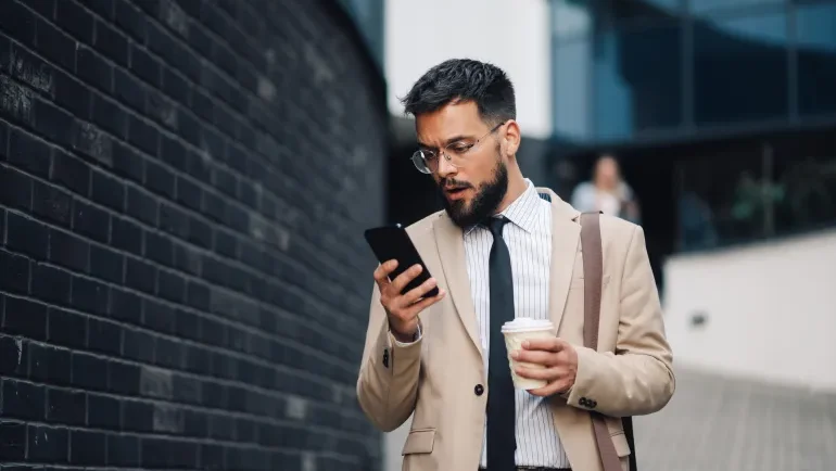 على وسائل الإعلام أن تقلق.. الذكاء الاصطناعي يقدّم إحاطة إخبارية خاصة بكل شخص