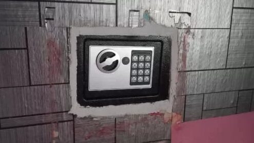 خزنة غامضة تثير جدلا في اليمن.. وإسرائيل تدخل على الخط