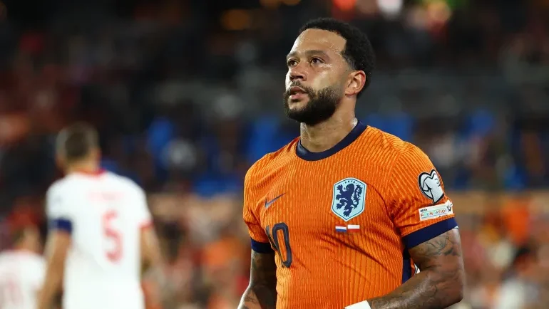 ديباي يغيب عن منتخب هولندا بعد سرقة جواز سفره