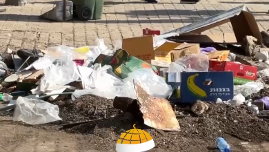 بلدية الاحتلال تواصل هدم المحلات والأكشاك في باب العمود بالقدس وسط انتشار مكثف للشرطة