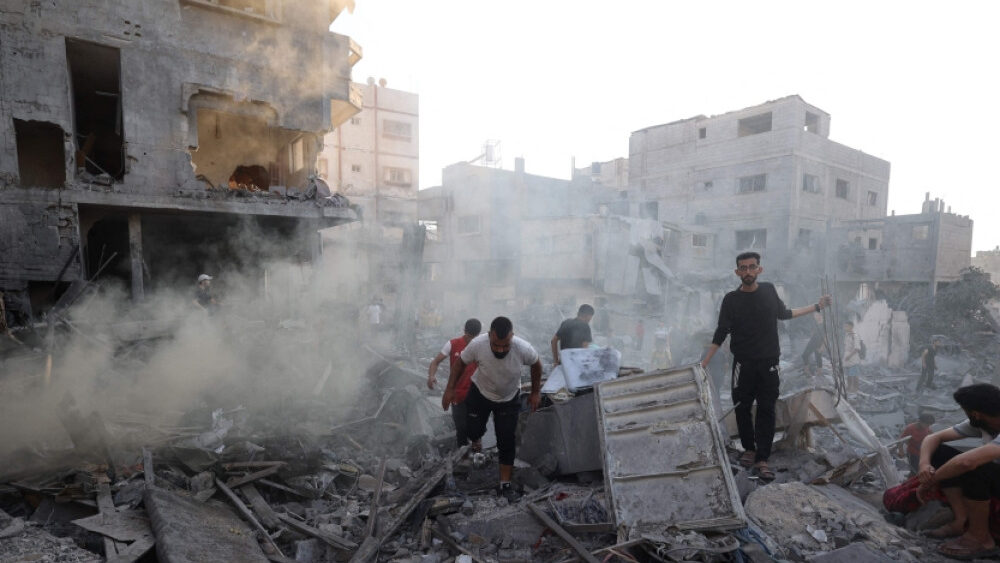 الاحتلال يواصل خرق اتفاق وقف إطلاق النار بقصف مناطق عدة في قطاع غزة