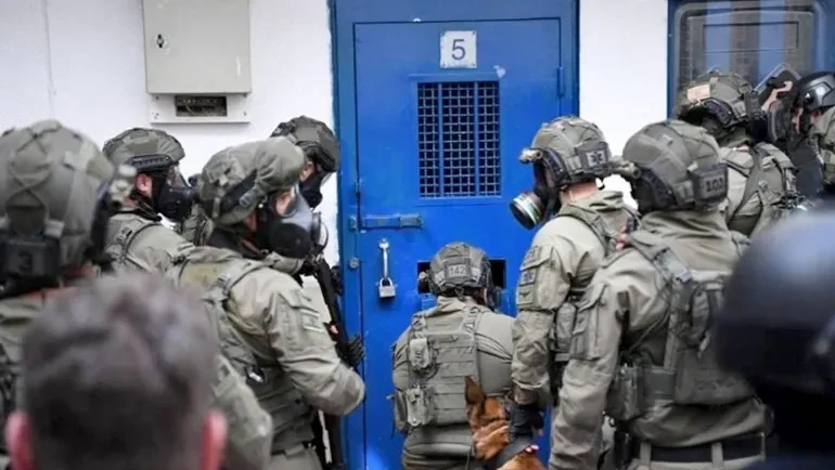 هيئة الأسرى توثق تعرض أسيرتين للتنكيل خلال اعتقال الاحتلال لهما