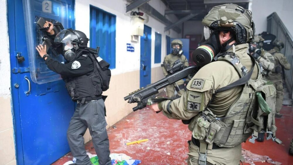 حرب وحشية في سجون الاحتلال تستهدف قيادات الحركة الأسيرة بالقتل البطيء