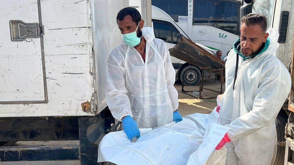 الاحتلال الاسرائيلي يسلم وزارة الصحة بغزة 15 جثماناً من رفات الشهداء الفلسطينيين