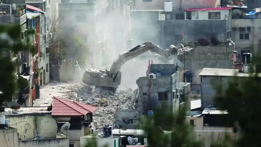 بعد هدم أكثر من 700 منزل… الاحتلال يصدر قرارات جديدة بهدم 23 منزلًا في جنين