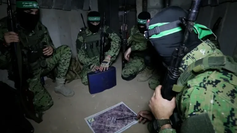 ماذا نعرف عن قضية المقاومين العالقين في أنفاق رفح؟