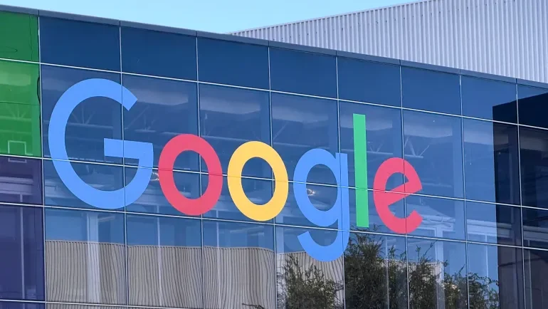 القيمة السوقية لشركة ألفابت تقترب من 4 تريليونات دولار بفضل الذكاء الاصطناعي