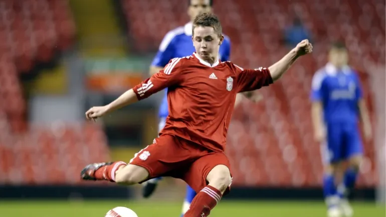 آدم بيبر.. من أغلى لاعب في العالم إلى كهربائي