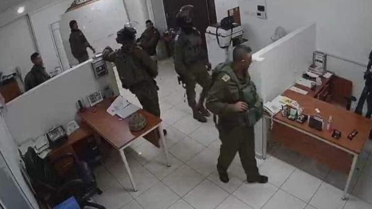 المنظمات الأهلية: اقتحام مؤسسة العمل الزراعي وسرقتها قرصنة احتلالية تستهدف المجتمع المدني الفلسطيني