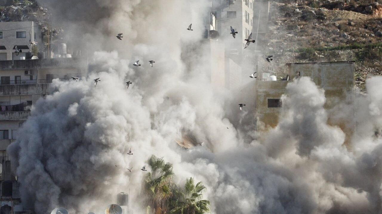 قوات الاحتلال تهدم 155 بيتاً ومنشأة في الضفة الغربية خلال تشرين ثاني